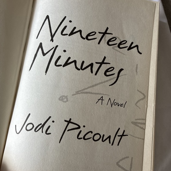 NINETEEN MINUTES, Jodi Picoult, A Novel 1st Edition 1st Printing NEW Hardcover - Picture 7 of 10